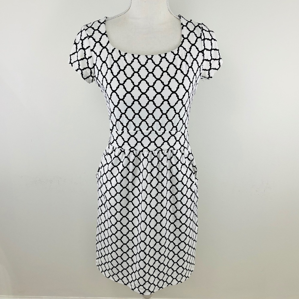 J.McLaughlin Emma Sheath Dress Black White Geometric Scoop Neck Pocket XS